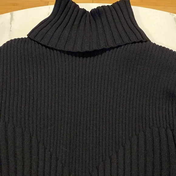 Skin tight black turtleneck - M - Picture 2 of 7